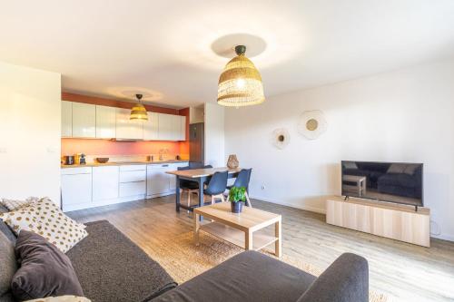 Le Diamant - Bright apartment with pool