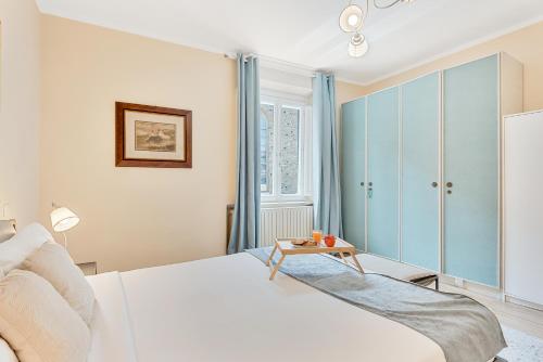 Santa Croce Penthouse, 2 Bedrooms with a View of the Basilica