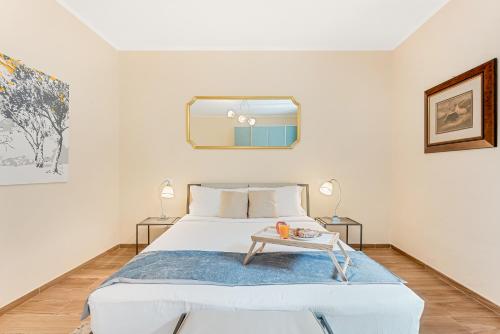 Santa Croce Penthouse, 2 Bedrooms with a View of the Basilica