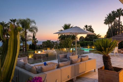 Exceptional Villa in Las Chapas with breathtaking panoramic views!