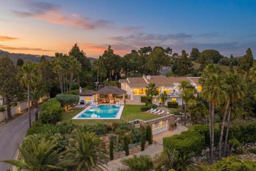 Exceptional Villa in Las Chapas with breathtaking panoramic views!