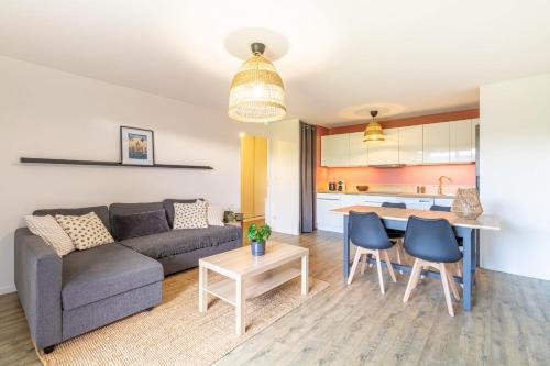 Le Diamant - Bright apartment with pool