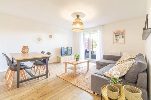 Le Diamant - Bright apartment with pool