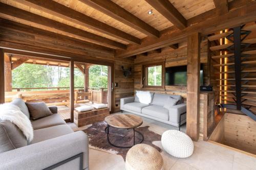 Chalet Atlas Hot Tub Sauna & 500m from the Slopes