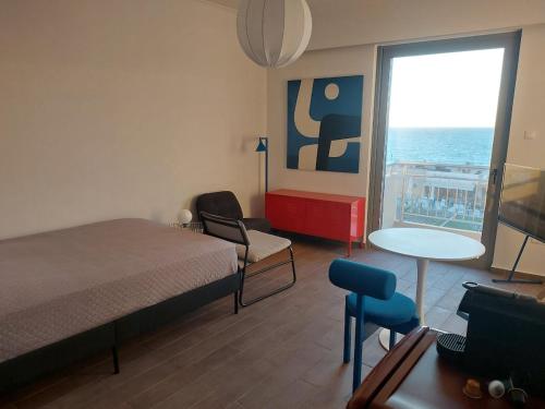 Luminous Seafront Studio - Heart of the City