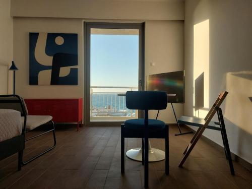 Luminous Seafront Studio - Heart of the City