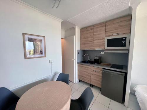 Cannes Sea View & Pool - Walk to Beach - Parking