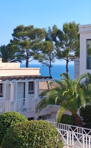 Cannes Sea View & Pool - Walk to Beach - Parking
