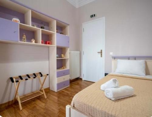 Stylish 5th Floor Retreat, Athens