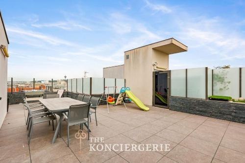 Penthouse de 210m2 comprenant 3 chambres à Paris avec Terrasse et Véranda avec climatisation