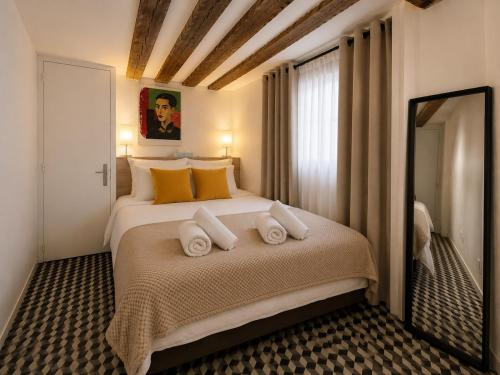 Modern studio in the heart of Paris I Walkable to the Louvre, Notre Dame and Seine
