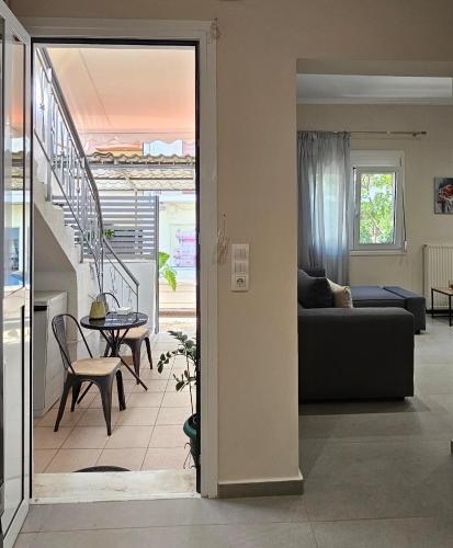 The Vyronas House - Detached house 2BR Near Center