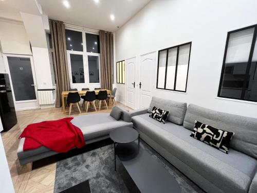 UrbanFlat 66 - Quiet & cosy Apartment in center of Paris