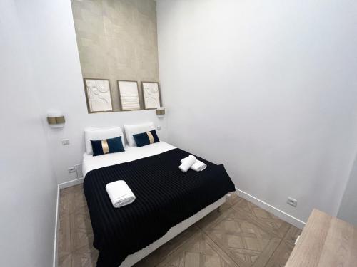 UrbanFlat 66 - Quiet & cosy Apartment in center of Paris
