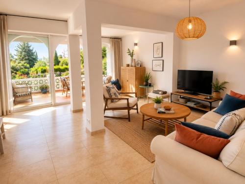 Marbella Beach House with Private Garden in Peaceful Area Close to Everything - Magnolia Properties