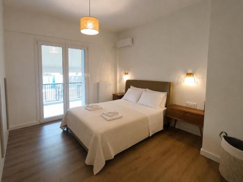 Alimos by the sea