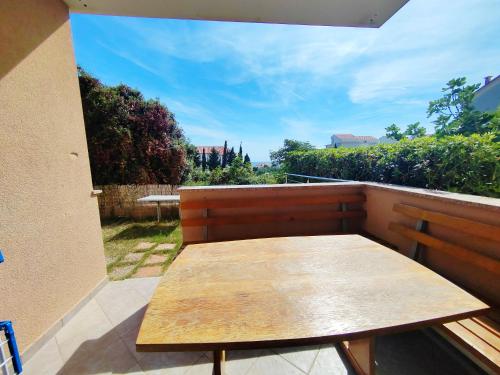 CC Shabay Apartment near Beach