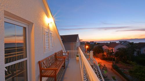 ꕥ Bella Vista Dalmatia - 3bedroom apartment with best sea views in Supetar, magnificent panoramic sunrises & sunsets, FREE PARKING