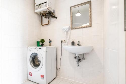 Modern Private Rooms in Shared Apartment Near Stadthalle