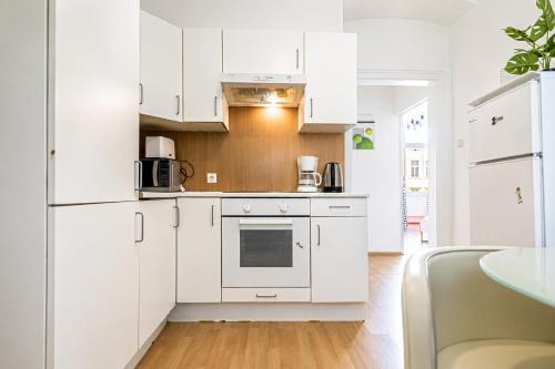 Modern Private Rooms in Shared Apartment Near Stadthalle