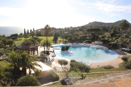 Cap Esterel VILLAGE duplex vue mer et Golf