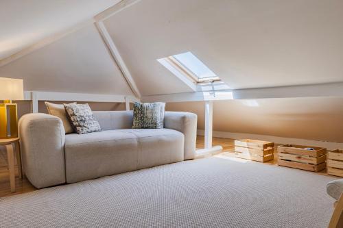 2BR Beachside Living by LovelyStay