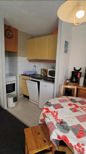 Studio à 35 m des pistes en bas du secteur 1800