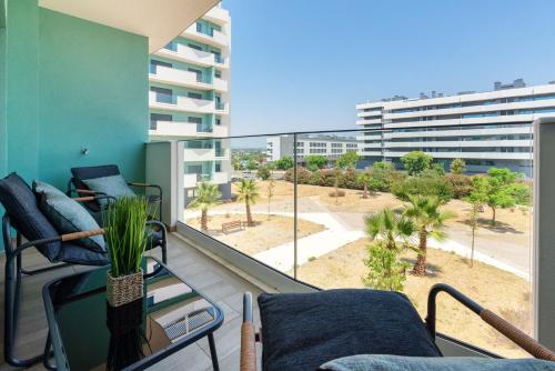 Privilege Happy Place in Faro with Rooftop Panoramic Pool