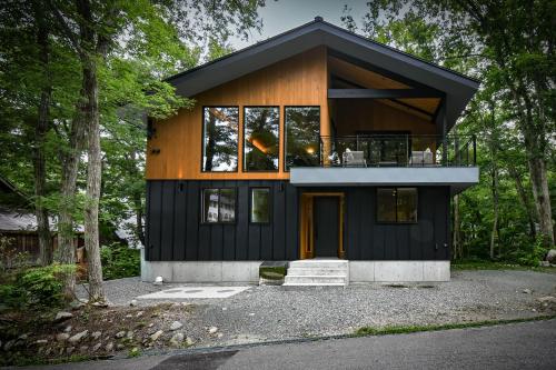 Chalet Hikaru - A Light-Filled Luxury Retreat 4BR