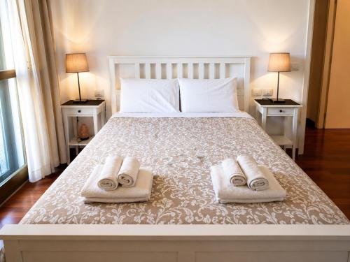 The Red Suite in Florence with Free Parking