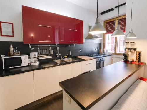 The Red Suite in Florence with Free Parking