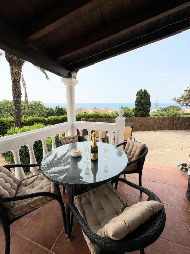 Stunning Spacious Villa with panoramic Sea Views