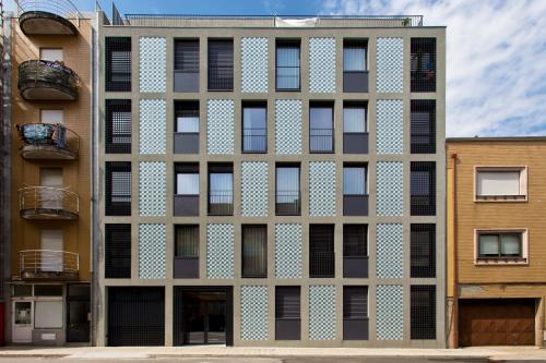 Modern and comfort Brand new 3BR, AC, Parking