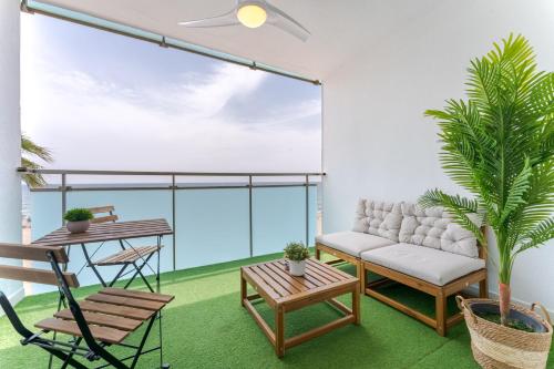 Beachfront Apartment with Sea View AC WiFi - Cambrils "Apt 208"