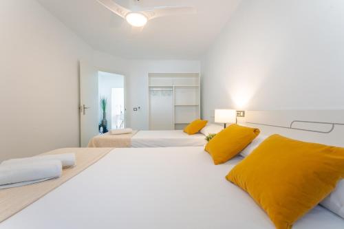 Beachfront Apartment with Sea View AC WiFi - Cambrils "Apt 208"