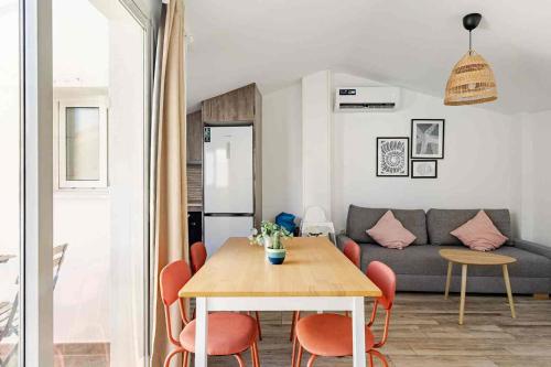 Benalhome - Tu hogar con terraza y ducha exterior