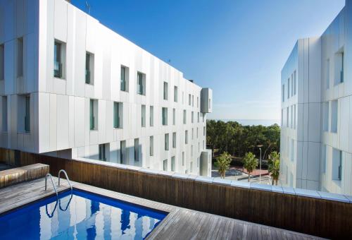 A view of the pool at Durlet Beach Apartments or nearby