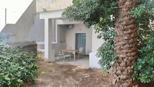 Detached house with garden 12 minutes from the Stavros Niarchos Foundation