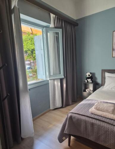 Detached house with garden 12 minutes from the Stavros Niarchos Foundation