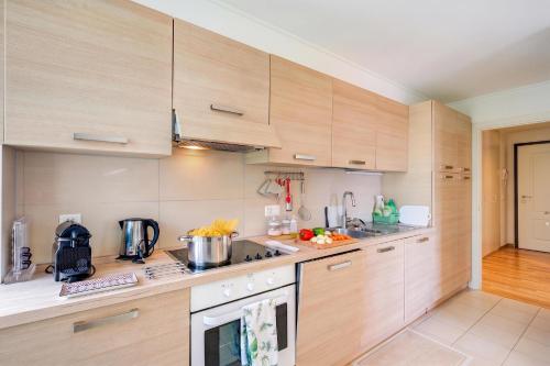 Casa Berna - Balcony Apt with Mountain Views - Happy Rentals
