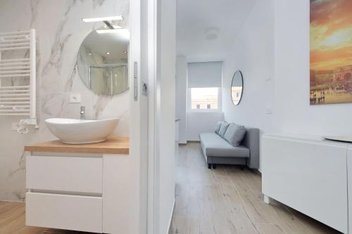 Via Appia New Modern Flat - Near Metro San Giovanni