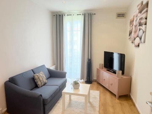 Bright cozy space with balcony Nice center within walking distance