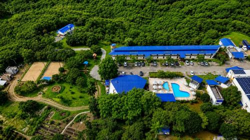 an overhead view of a building in a forest at Hotel Fazenda Triunfo in Areia