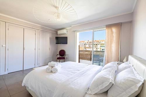 A C flat near the beaches and the Croisette