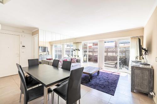 A C flat near the beaches and the Croisette