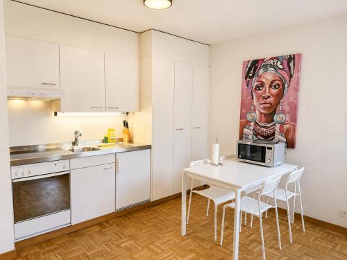 Practical studio in the city center - Art 7