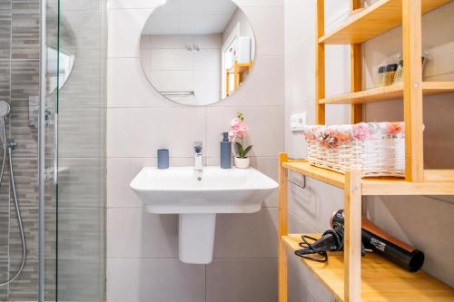 Cubo's La Union Apartment Pool Optional Parking