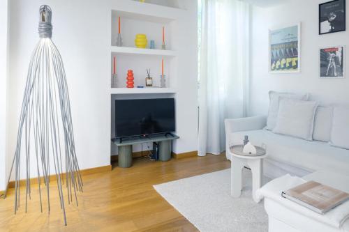 The Boutique Houses - Tortona Design District & Navigli - Luxury Apartment with Balcony - Tram 2 direct to Duomo - Milan City Center