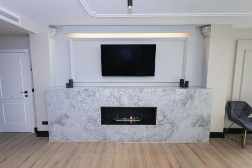 All About Puente Romano Deluxe Apt
