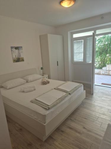 Lora studio sea & OldTown view with parking